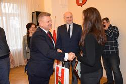 Alternatywny tekst z opisem obrazu.
