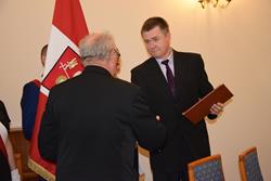 Alternatywny tekst z opisem obrazu.