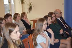 Alternatywny tekst z opisem obrazu.